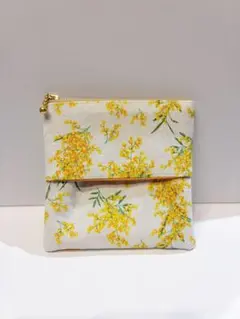 ＊ハンドメイド＊ポケットティッシュケース付きポーチ　小物入れ　サニタリーケー