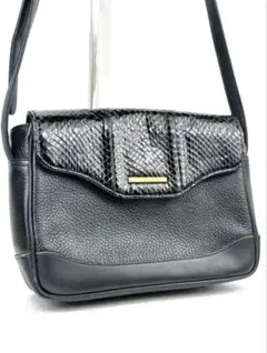 HANAE MORI ショルダーバッグ ブラック パイソン　レザー調
