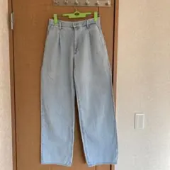 UNIQLO ドレープデニムタックパンツ　ライトブルー