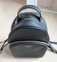 FURLAリュック　バックパック　レザー　黒