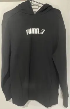PUMA ブラック フード付きパーカー