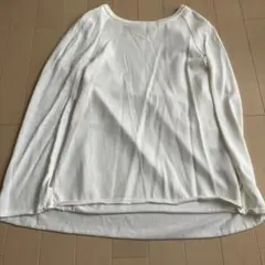 ホワイト ケープ型　ノースリーブニット
