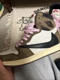 Travis Scott × Nike Air Jordan 1 High