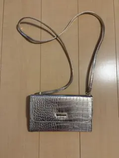 BOU JELOUD クロコ型押し ショルダーバッグ　ゴールドのサムネイル