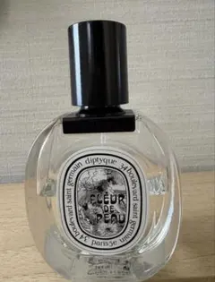 正規品】diptyque Fleur de Peau オードトワレ 50mL - メルカリ