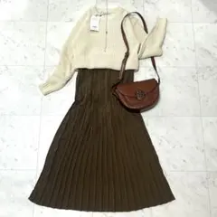 新品 ロデオクラウンズ ドッキングワンピース アイボリーニット プリーツスカート