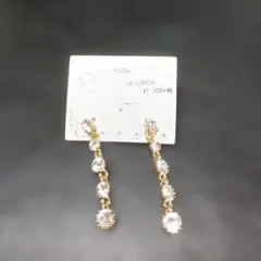 新品 Kaza ストーン揺れるピアス ゴールドカラーのサムネイル