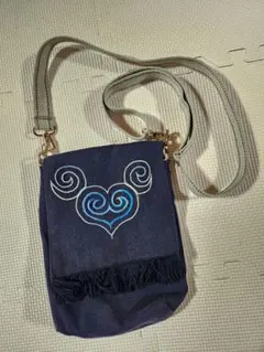 アイヌ柄刺繍のポーチ
