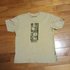 ユニクロ　進撃の巨人　 Tシャツ