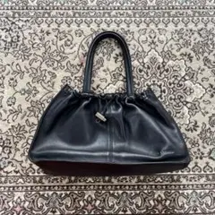 【美品】ブラックレザーハンドバッグ レトロデザイン 本革風 シンプル