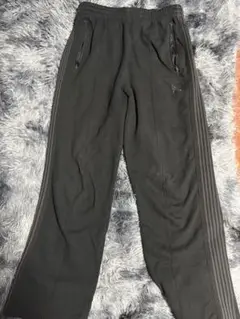 needles 黒パンツ