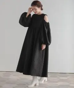 Fit more　オープンショルダージャガードワンピース　ブラック