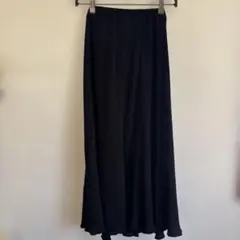 ブラック プリーツフレアロングスカート