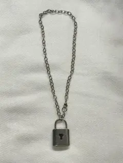 鍵型銀色ネックレス