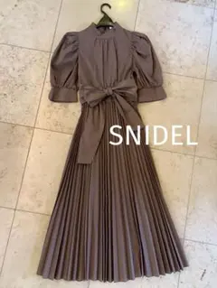 【美品】SNIDEL ワンピース　ブラウン　リボン　プリーツスカート　ロング丈