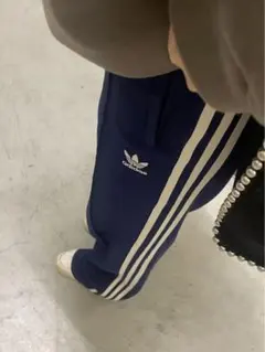 adidas トラックパンツ