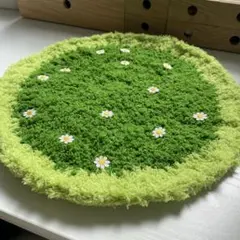 お花畑デスクマット ラウンド ハンドメイド 芝生デイジー 卓上マット 編み物