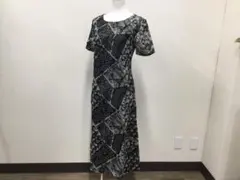 新品☆サイズ L☆モノトーン プリント ワンピース ☆フロッキープリント