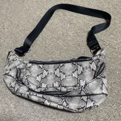 ヘビ柄ショルダーバッグ