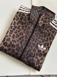 adidas originals リバーシブル トラックジャケット ヒョウ柄 2025年最新】adidas ヒョウ柄 ジャージの人気アイテム - メルカリ