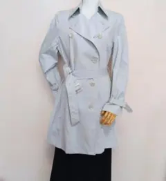 ライトグレー ダブルブレスト トレンチコート