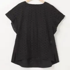 【美品】組曲　エンブロイダリーレース アイレット刺繍　ブラウスのサムネイル