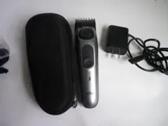 BRAUN ヒゲトリマー 5542 22年製 充電器 ケース付きのサムネイル