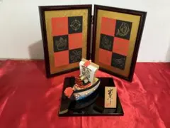 秋草の絵屏風 木製 三つ折 伊予 一刀彫り 南雲製 置物 秋草の絵屏風 木製 三つ折 伊予 一刀彫り 南雲製 置物 秋草の絵