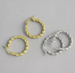 【大ツイスト】フープピアス　S925　金属アレルギー　プラチナ仕上げ 人気