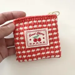 ハンドメイド　編み物　アフガン編み　チェック柄　さくらんぼ　チェリー　ポーチ