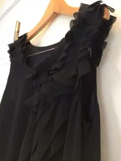 値下げしました！    新品 パーティー最適 羽の様なワンピース