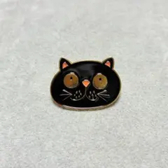 しっぽの曲がった猫のブローチ 179 - メルカリ