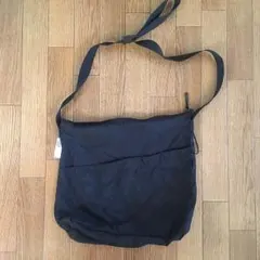 ショルダーバッグ 黒 サコッシュ