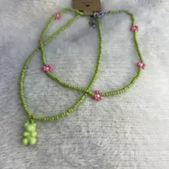 カジュアルビーズネックレス クマ型チャーム付き