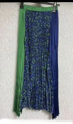 新品　TRANOI.　トラノイ　プリーツスカートのサムネイル