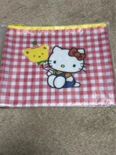 ハッピーくじ　ハローキティ50th フラットポーチ
