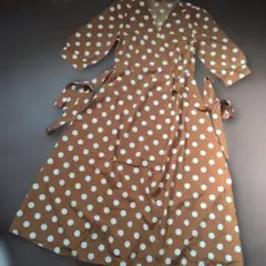 ドット柄 カシュクール ロングワンピース ブラウンのサムネイル