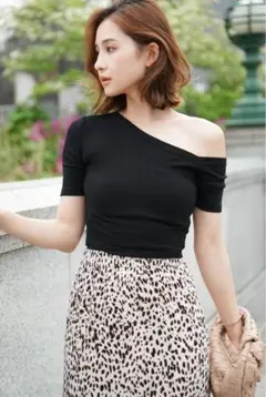 【タグ付】アシンメトリーハーフスリーブTシャツ Black【