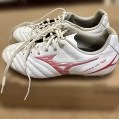 MIZUNO サッカースパイク ホワイト レッド - メルカリ