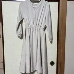 ハニーズ GLACIER クリーム色 長袖 Vネック ベルト付きワンピース