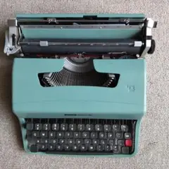 タイプライターOlivetti lettera 32