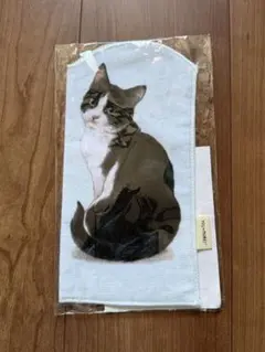 YOU+MORE! 机の上におすわり 猫のペットボトルタオルのサムネイル