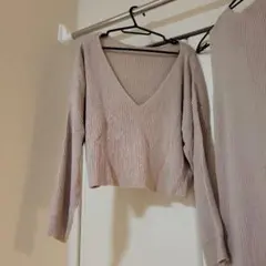 リブ編みVネックトップスとドレスセット