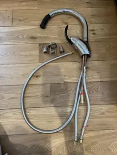 TOTO TKN34PBRRA キッチン用シングル混合水栓 本体　中古のサムネイル