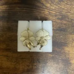 Item thumbnail for item 77970c49-f587-4065-af4f-79e9113af7e1