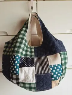 グリーンネイビー系チェックパッチワーク　ころりん丸底グラニーバック　ハンドメイド