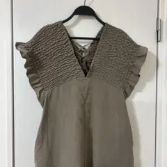 新品タグ付きベージュ スモッキングデザイン オールインワン　シャーリングサロペ