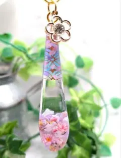 ドライフラワーミニ薔薇 縦4センチ レジン ネックレス - メルカリ