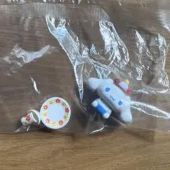 新品サンリオ　レトロルームデザインシリーズ シナモン ミニチュアお花のお皿セット