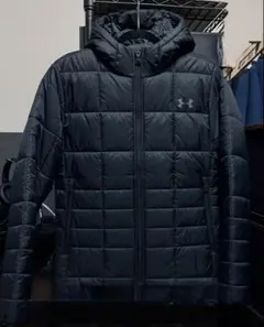 アンダーアーマー軽量　フード付き中綿ダウンジャケットSM ⭐︎お値下げ⭐︎極美品